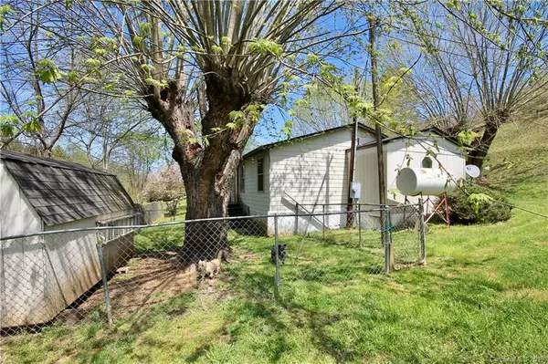 Leicester, NC 28748,71 Jones RD