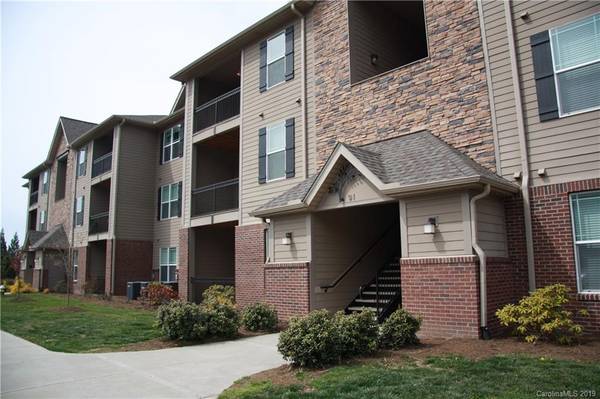 91 Brickton Village CIR #107, Fletcher, NC 28732