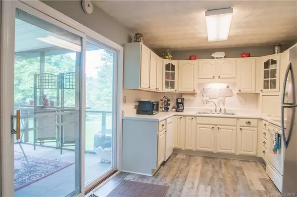 Landrum, SC 29356,103 E Briarcliff DR