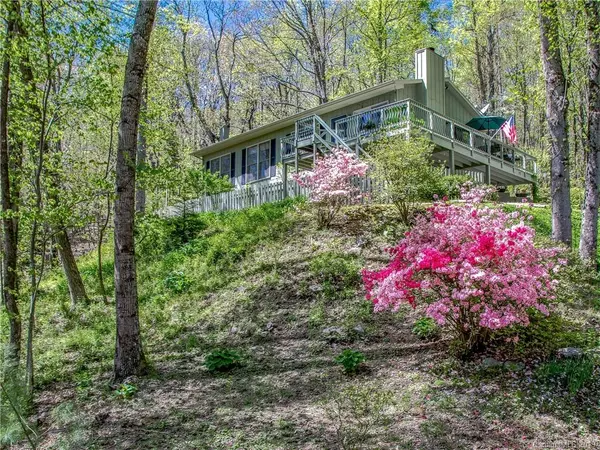 17 Finlay Ridge RD, Hendersonville, NC 28739