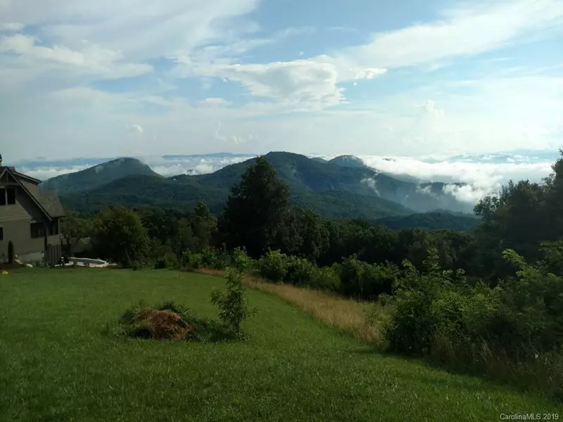 377 Grand Highlands DR, Hendersonville, NC 28792