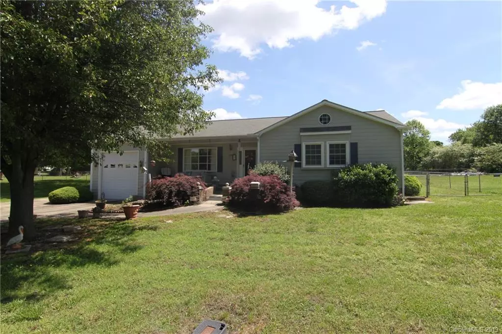 Grover, NC 28073,204 Briarcliff RD