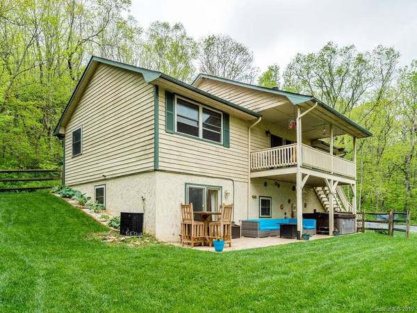 720 Flat Top Mountain RD, Fairview, NC 28730