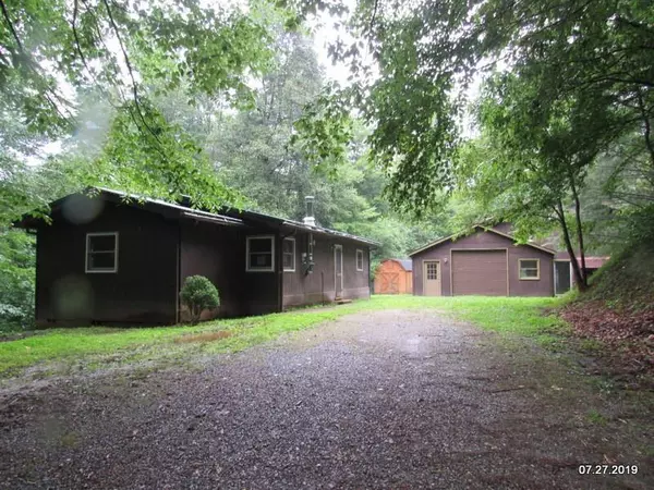 816 Roses Branch RD, Green Mountain, NC 28740
