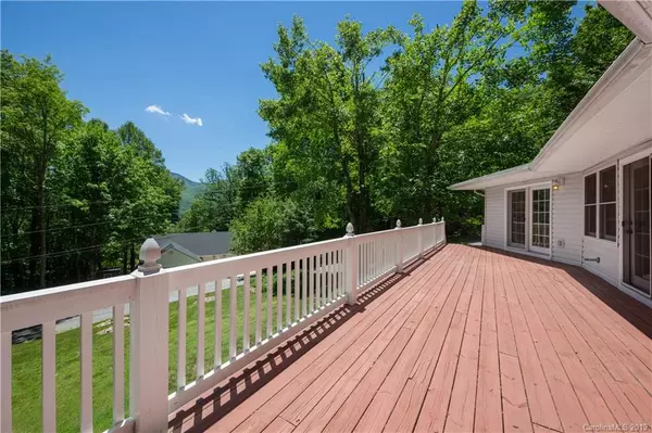 Maggie Valley, NC 28751,146 Little Creek LN