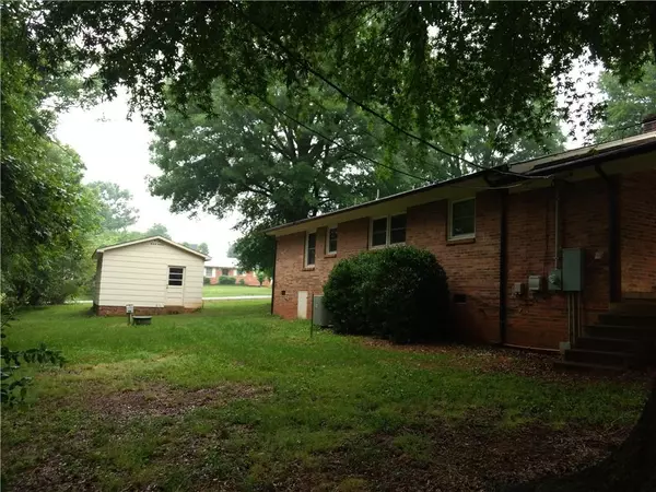 Conover, NC 28613,3440 Lester ST