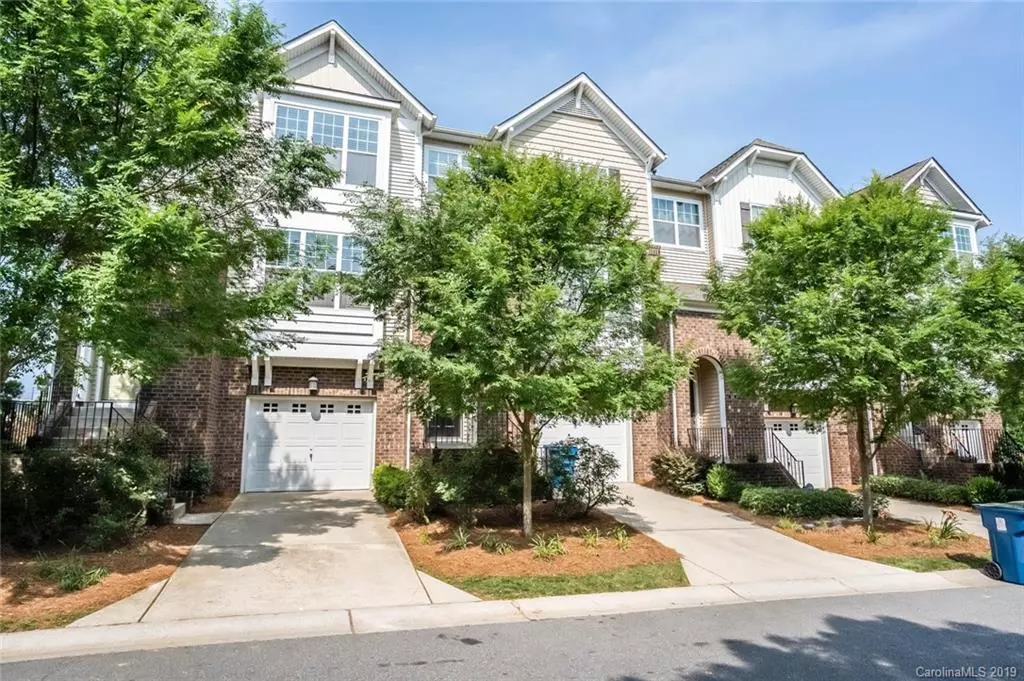 Huntersville, NC 28078,850 Windy Falls DR