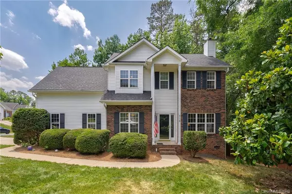 716 Jordans Pond LN, Charlotte, NC 28214