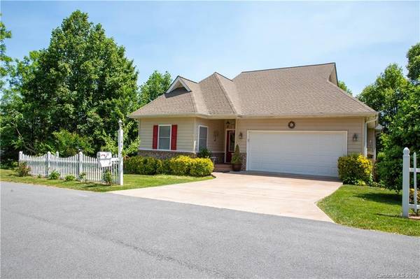 144 Carriage Summitt WAY, Hendersonville, NC 28792