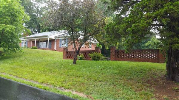 Lenoir, NC 28645,809 Lynview ST NE