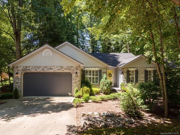 4 Bay Hill CT, Etowah, NC 28729