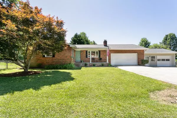 108 Joyce RD, Hendersonville, NC 28792