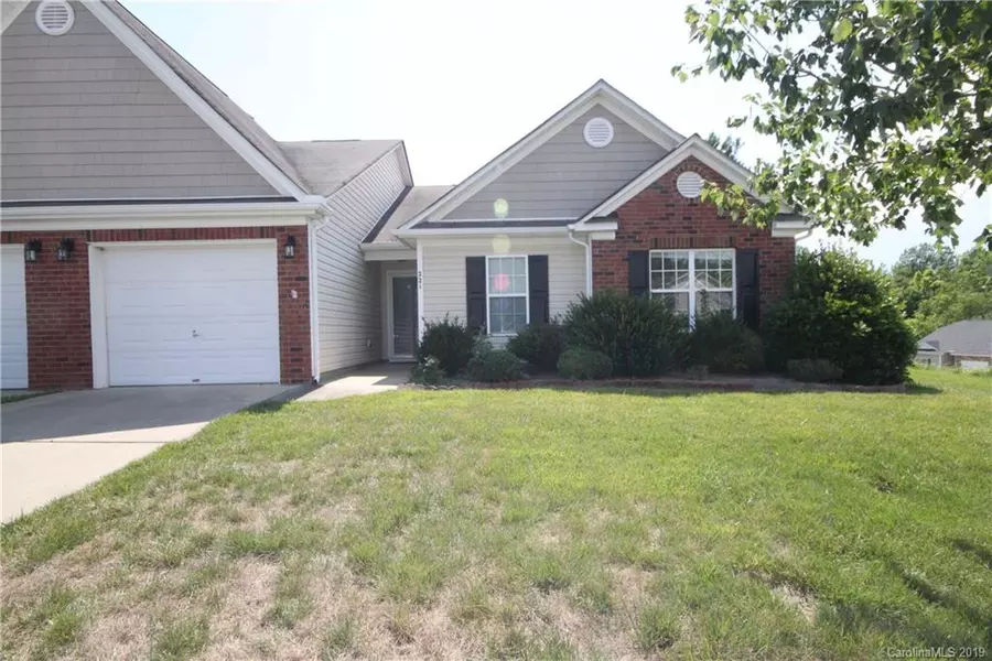 221 Woodbridge CIR, Mount Holly, NC 28120