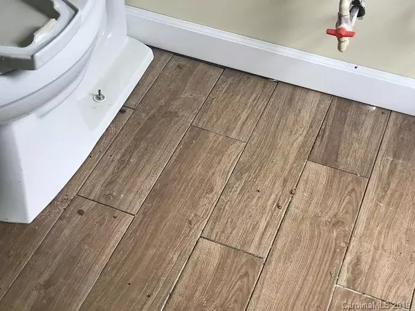 Taylorsville, NC 28681,6 Walnut LN