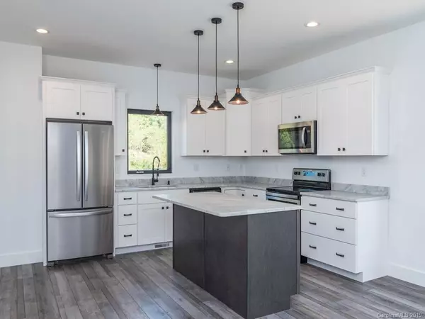 Swannanoa, NC 28778,604 Salem Heights LN