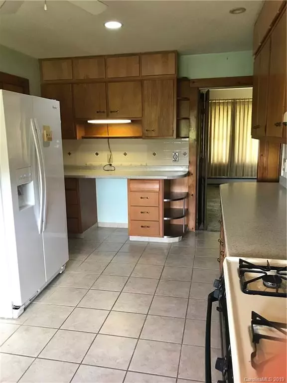 Spruce Pine, NC 28777,654 Summit AVE