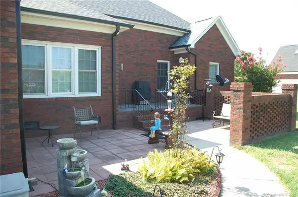 Harrisburg, NC 28075,7139 Bovine LN