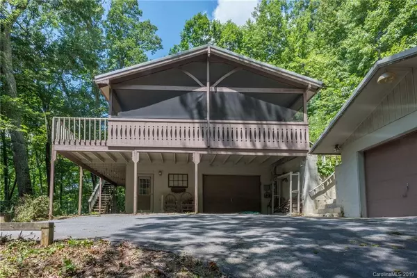 220 Deer Run RD, Black Mountain, NC 28711