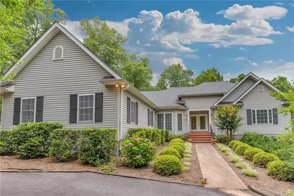 735 Dogwood TRL, Tryon, NC 28782