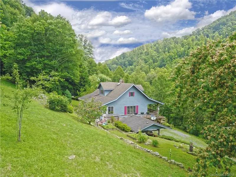 378 Howard Moore RD, Hot Springs, NC 28743