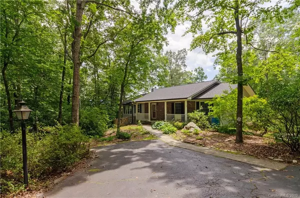 358 Deer RUN, Hendersonville, NC 28739