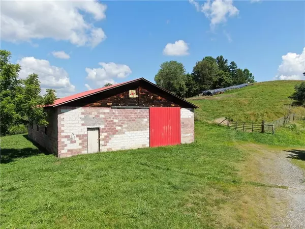 1136 Turnpike RD, Marshall, NC 28753