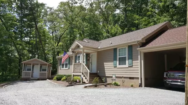 573 Roadrunner CIR, Lake Lure, NC 28746