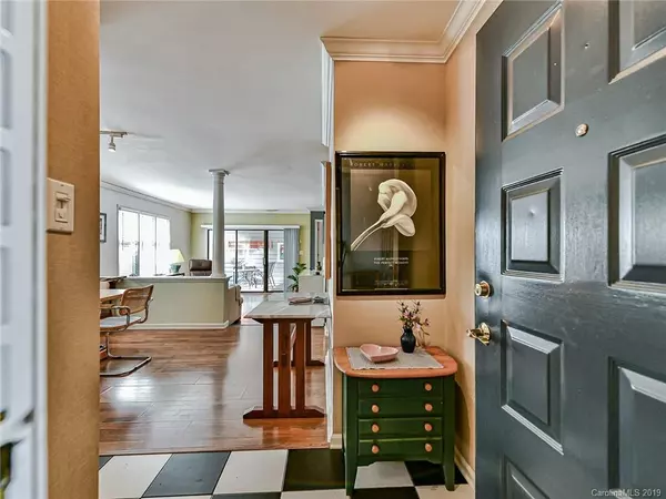 Charlotte, NC 28204,226 Queens RD #70