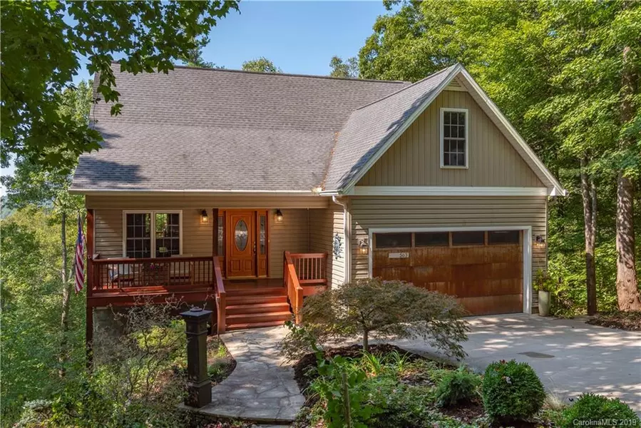 563 Betsy Ross LN, Asheville, NC 28805