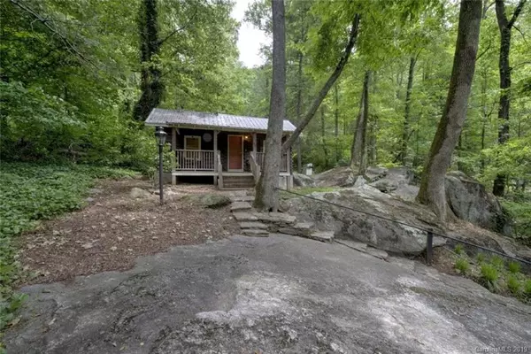 112 Sierra PL, Chimney Rock, NC 28720