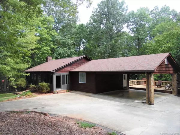 632 Roxboro DR, Mount Gilead, NC 27306