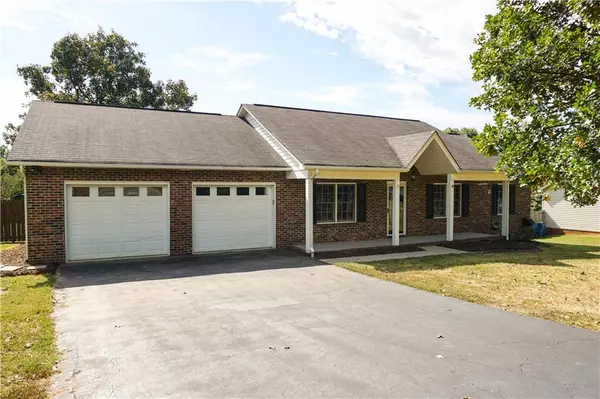 Conover, NC 28613,1858 Summerfield CIR