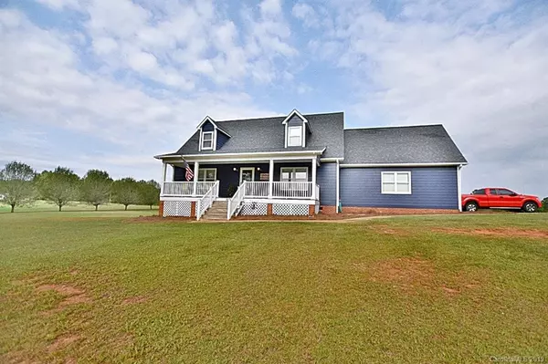 3076 Crestview LN, Lancaster, SC 29720