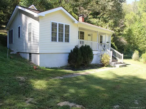 865 Pigeon Roost RD, Green Mountain, NC 28740