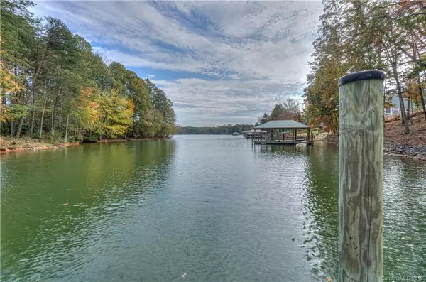 175 Park Crest DR, Troutman, NC 28166