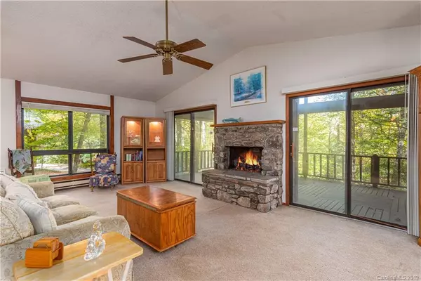 Maggie Valley, NC 28751,194 Hickory DR