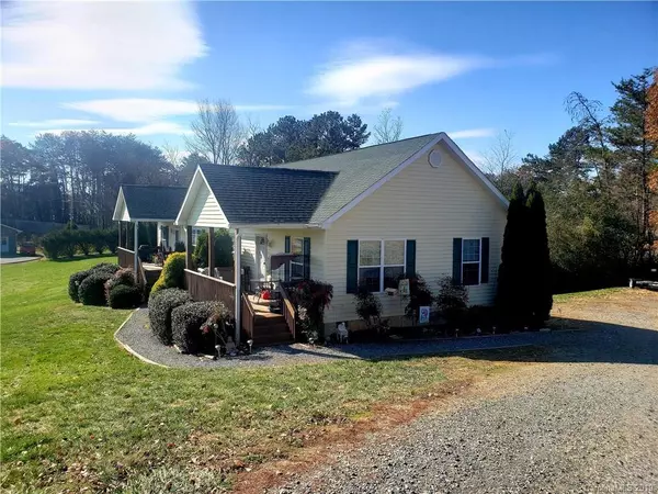 21 Clayton DR, Weaverville, NC 28787