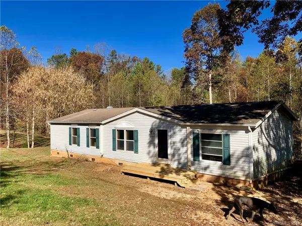 1053 Iron CIR, Morganton, NC 28655