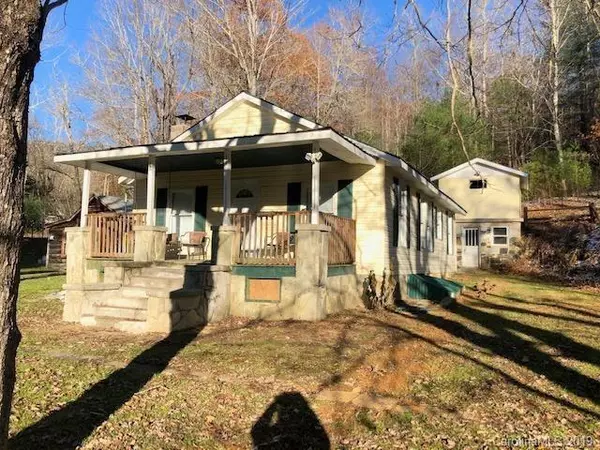 92 Cliff Buchanan RD, Spruce Pine, NC 28777