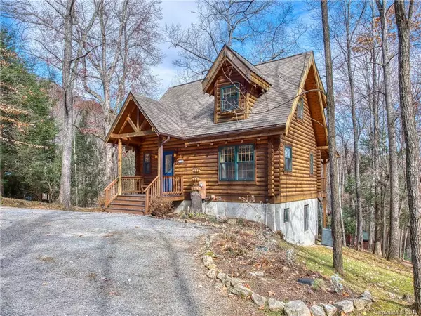 38 Robin Hood LN, Maggie Valley, NC 28751