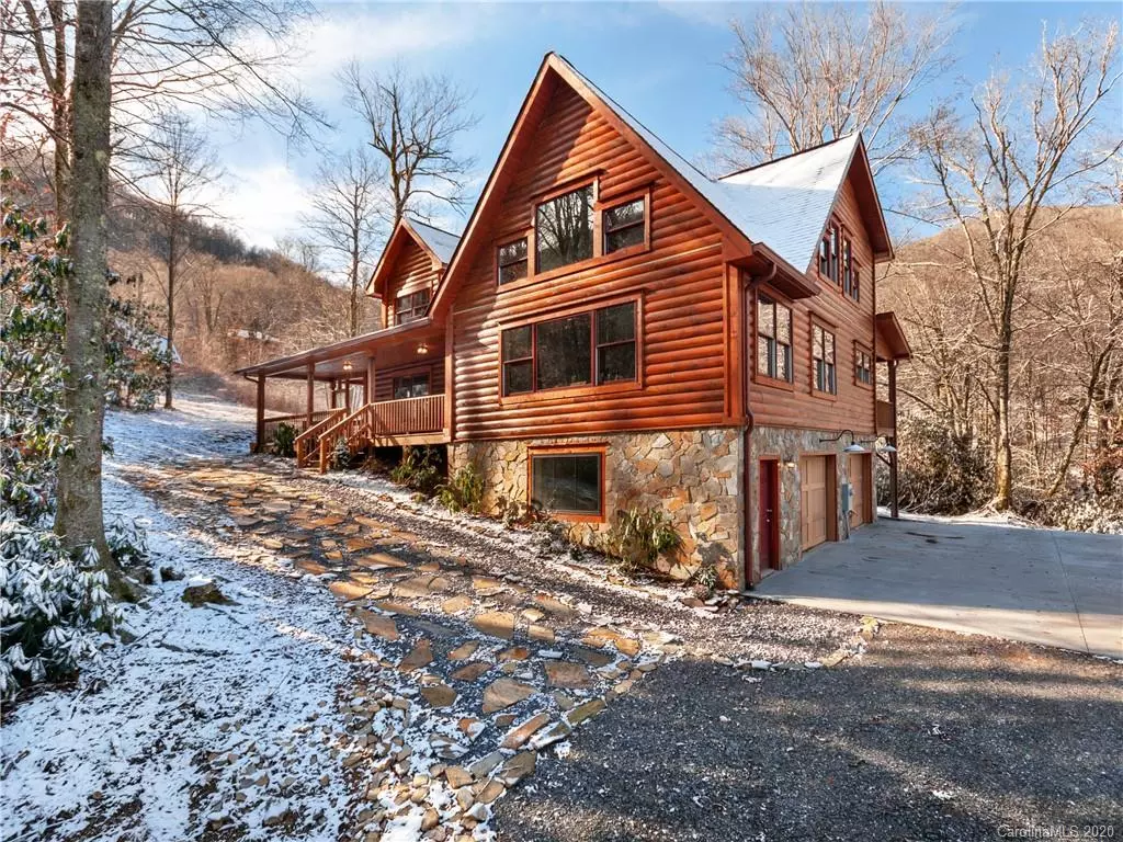 Maggie Valley, NC 28751,896 Jonathan TRL