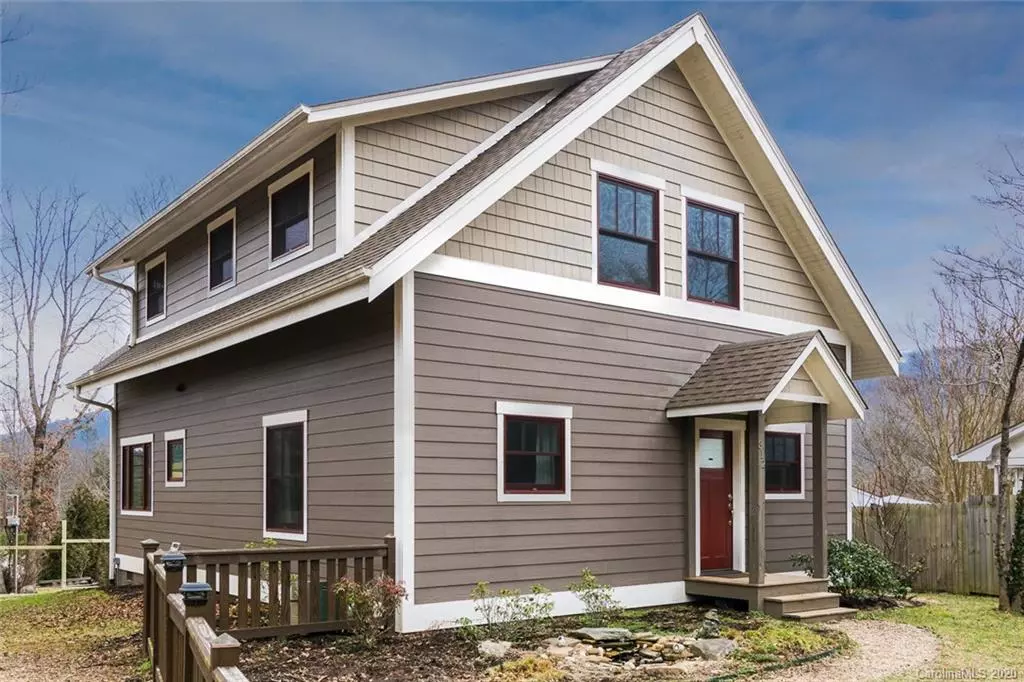 Swannanoa, NC 28778,312 Northeast AVE