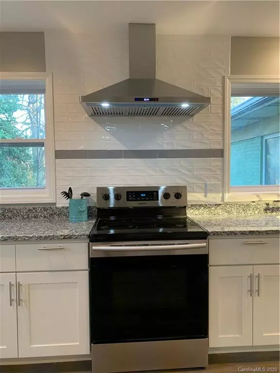 Landis, NC 28088,106 W Round ST