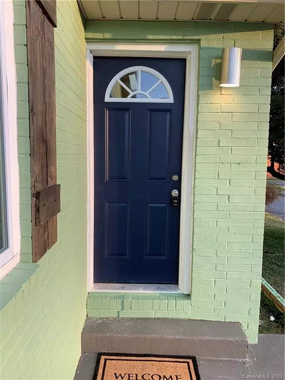 Landis, NC 28088,106 W Round ST