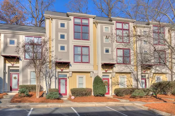 1057 Park West DR, Charlotte, NC 28209
