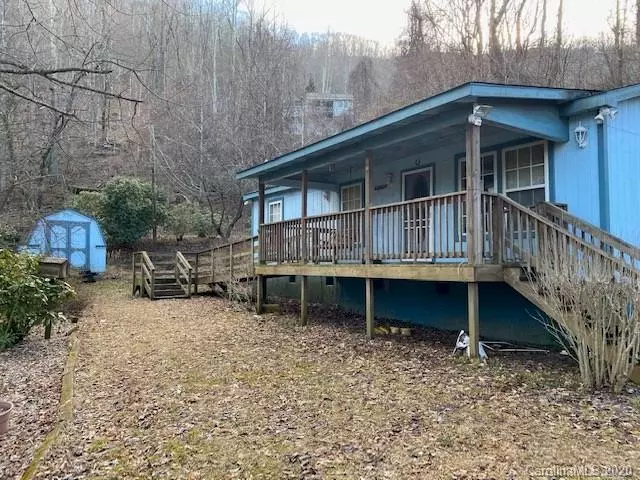 Waynesville, NC 28786,925 Apple Creek RD