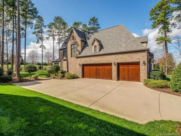 Matthews, NC 28104,3032 Kings Manor DR