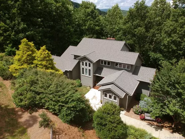 107 Spruce LN, Zirconia, NC 28790