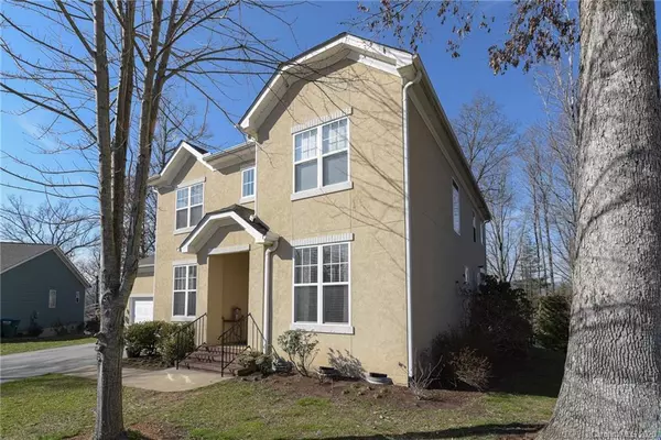 Candler, NC 28715,3 Hoolet CT