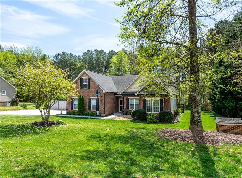 7082 PINE RIDGE RD, Denver, NC 28037